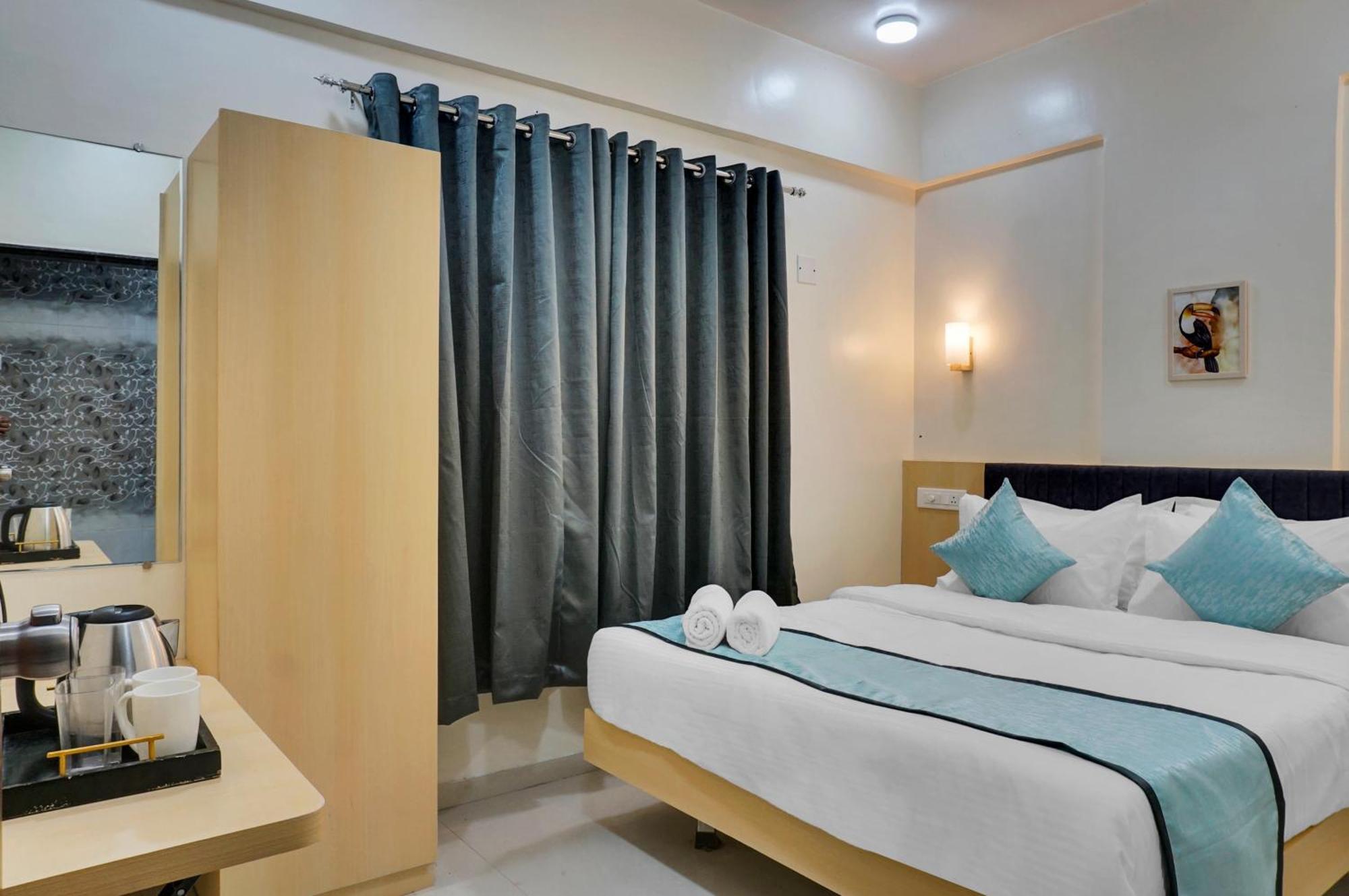 Urban Hometel Pune Exterior foto